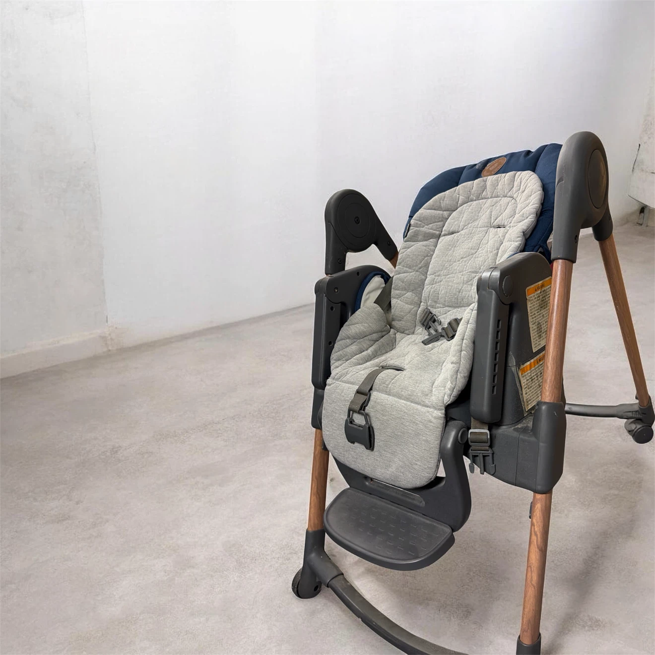 Maxi-Cosi High Chair - photo 4
