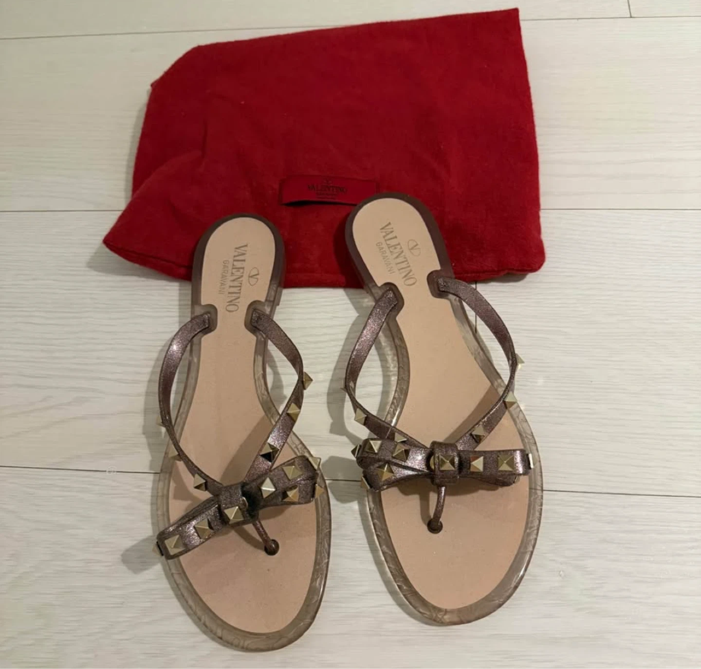 “New” Valentino Garavani Rockstud Sandals - photo 2