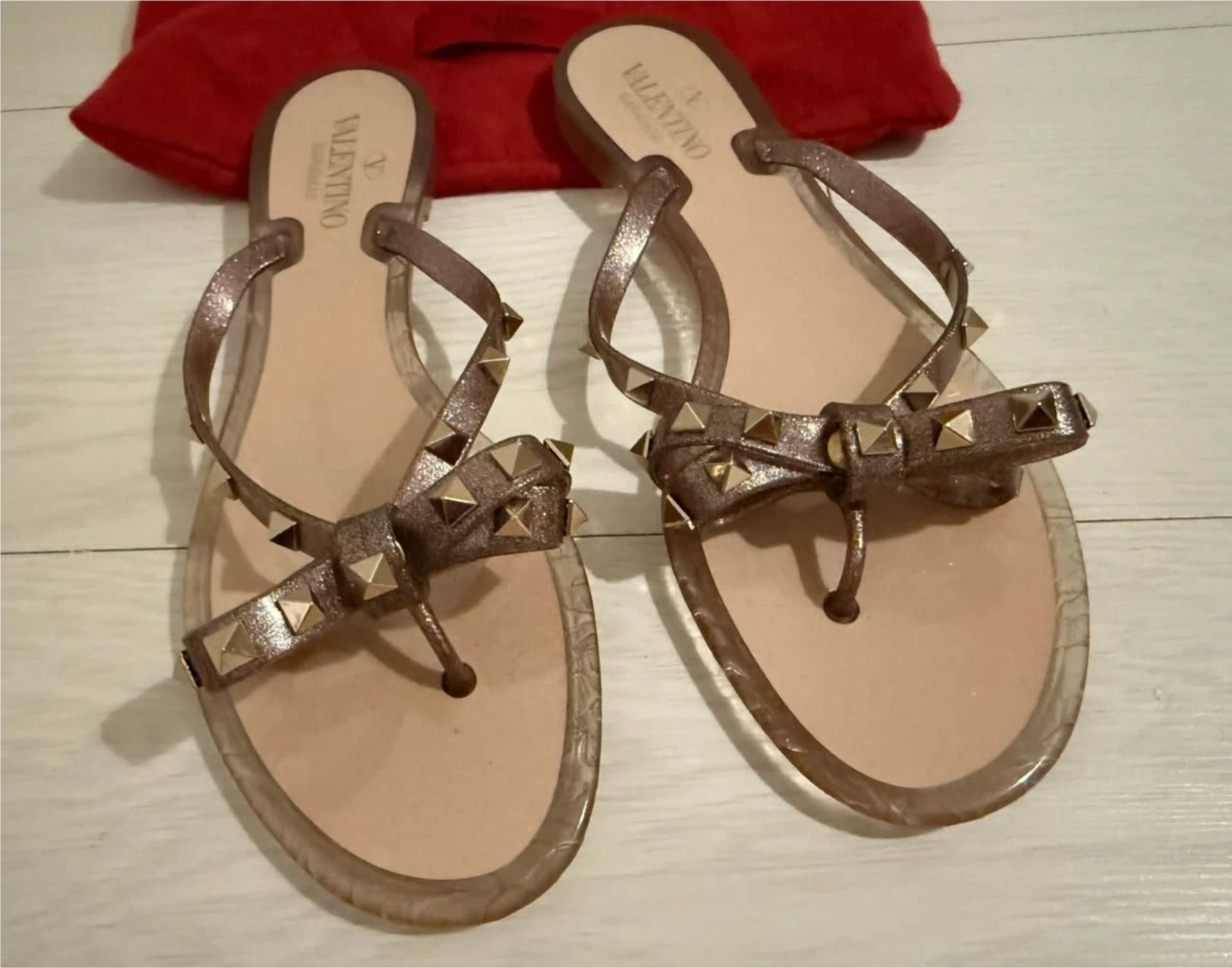 “New” Valentino Garavani Rockstud Sandals - photo 3