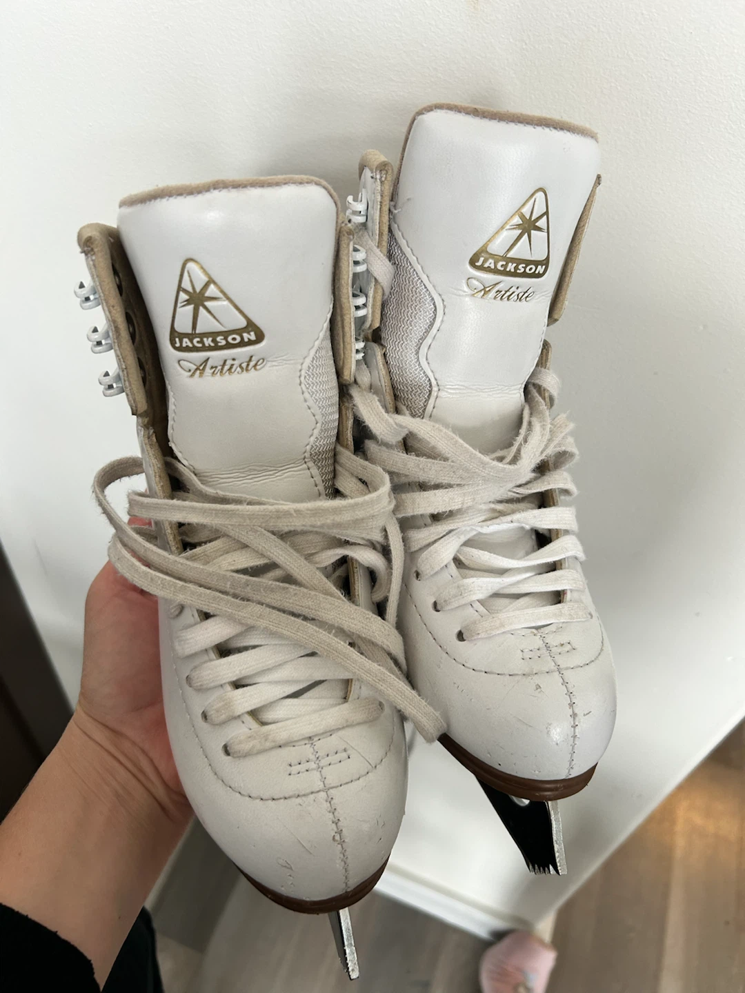 Jackson artistic figure skates