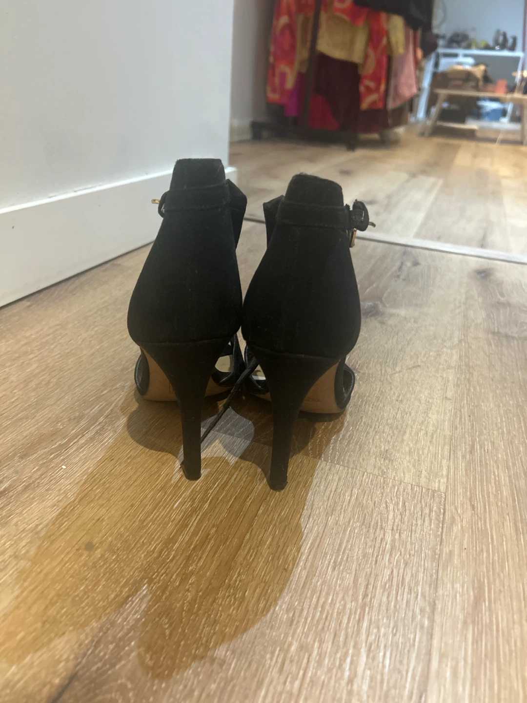 MOVING SALE! Black Aldo Heels - photo 2