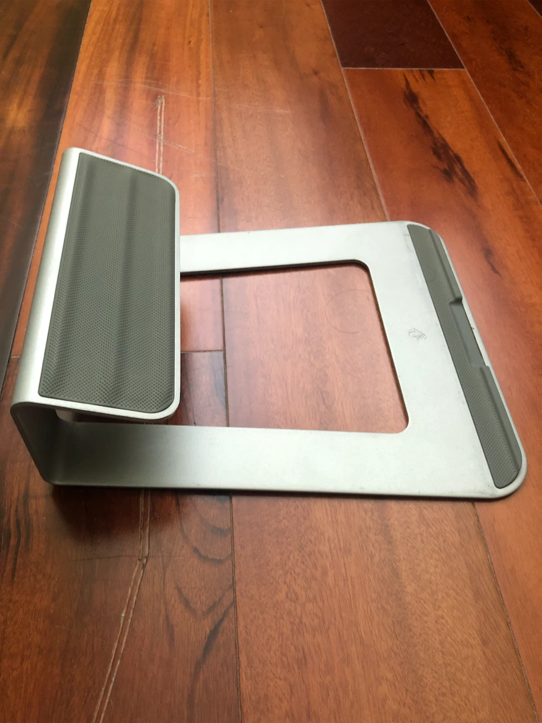 Laptop Stand - photo 4