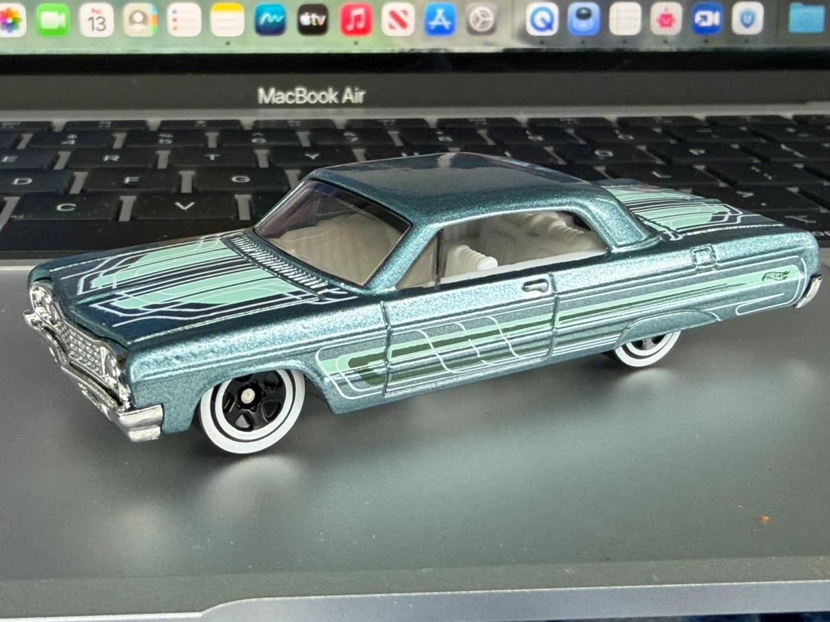 2 Hot Wheels cars: 64 Impala and 63 Chevy II - photo 3
