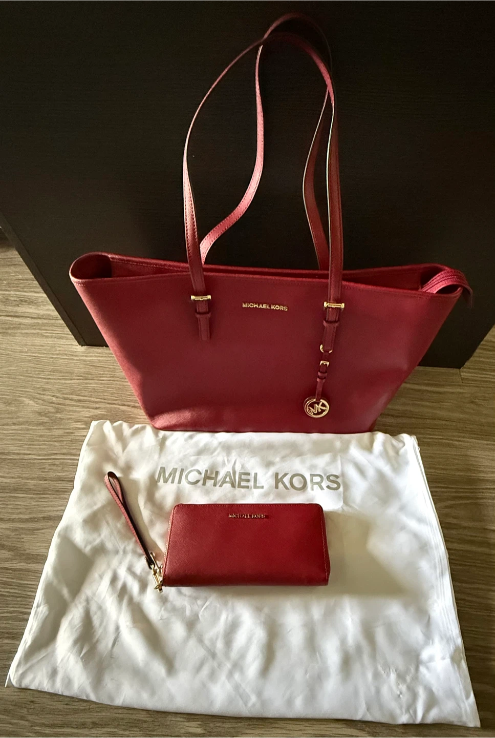 Stunning XL MINT Condition MK • MICHAEL KORS • XL Tote w Wallet - photo 2