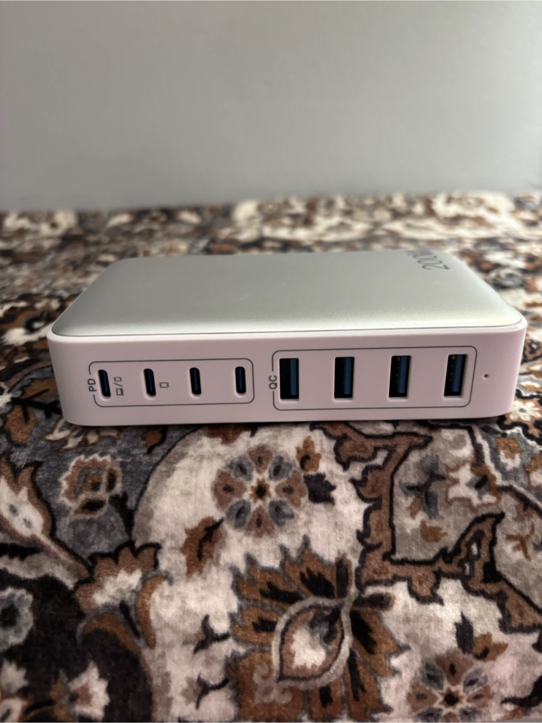200W GaN Desktop Charging Station - photo 2