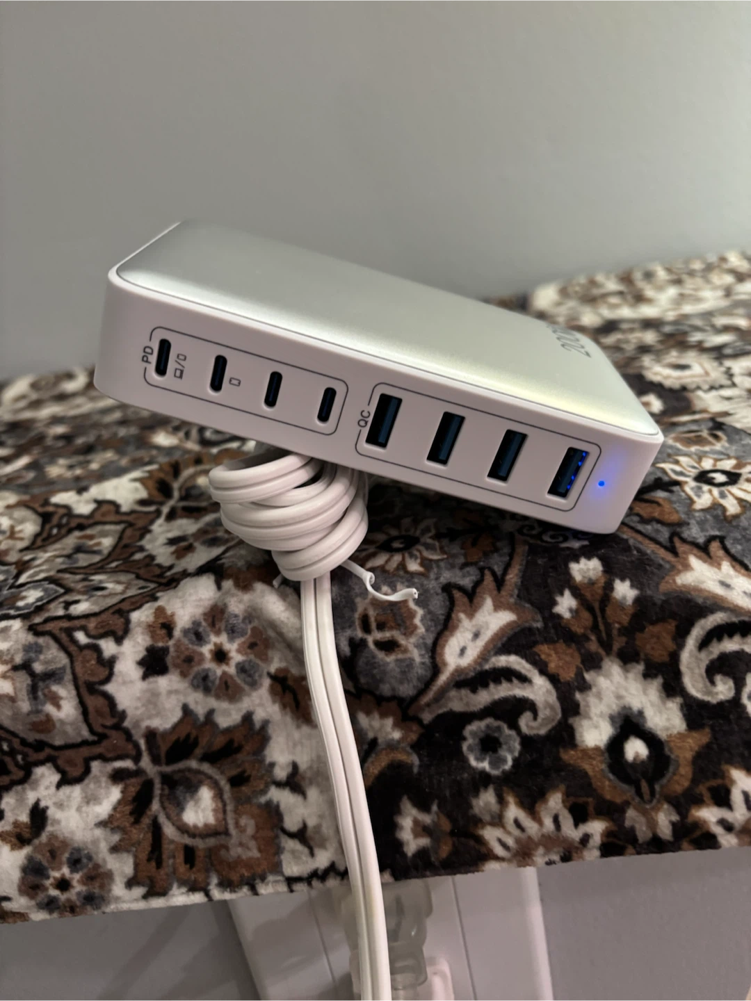 200W GaN Desktop Charging Station - photo 4