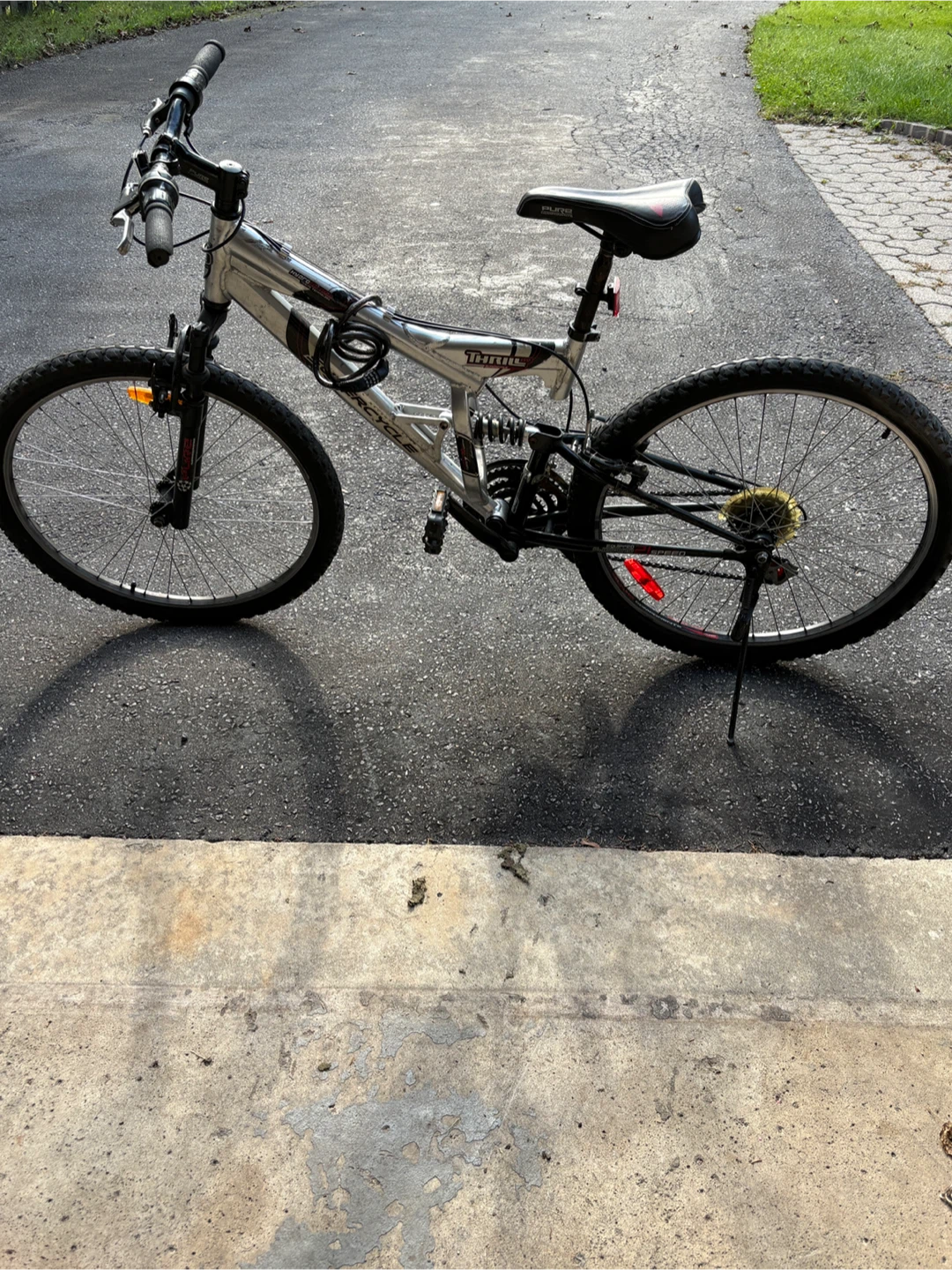 Supercycle Thrill 21-Speed Mountain Bike - photo 2