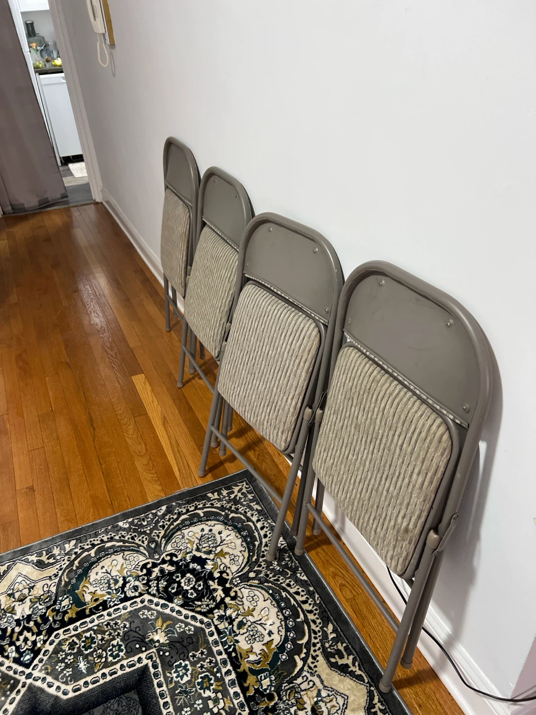 Set of 4 Folding Chairs - photo 2