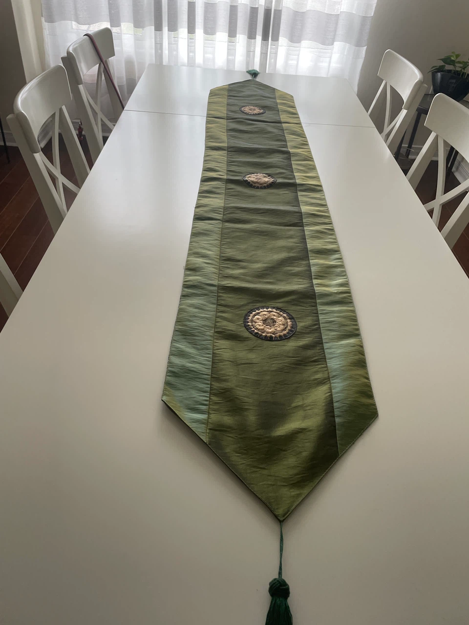 Green Embroidered Table Runner - photo 3