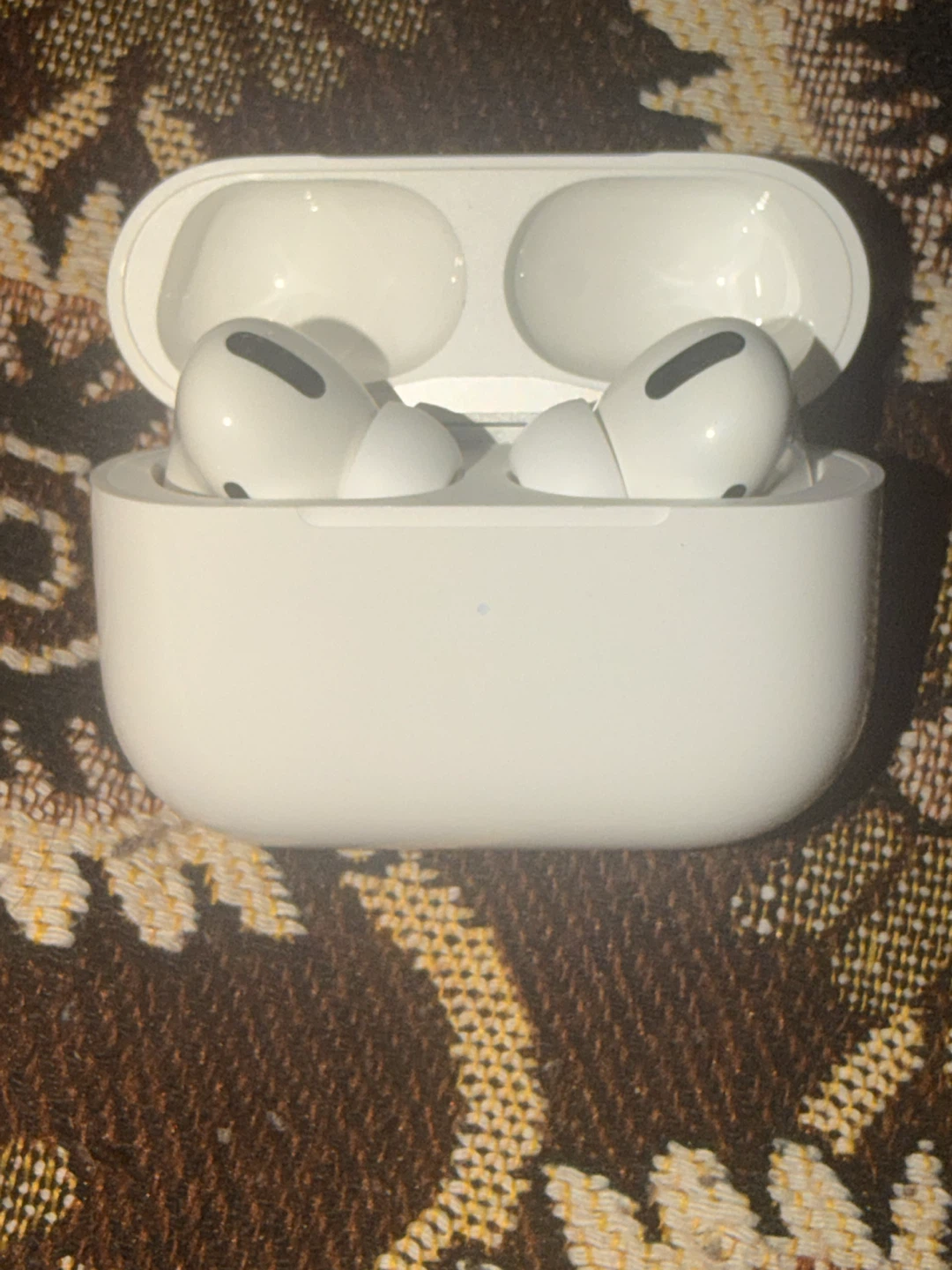 Apple AirPods Pro with Charging Case - photo 4