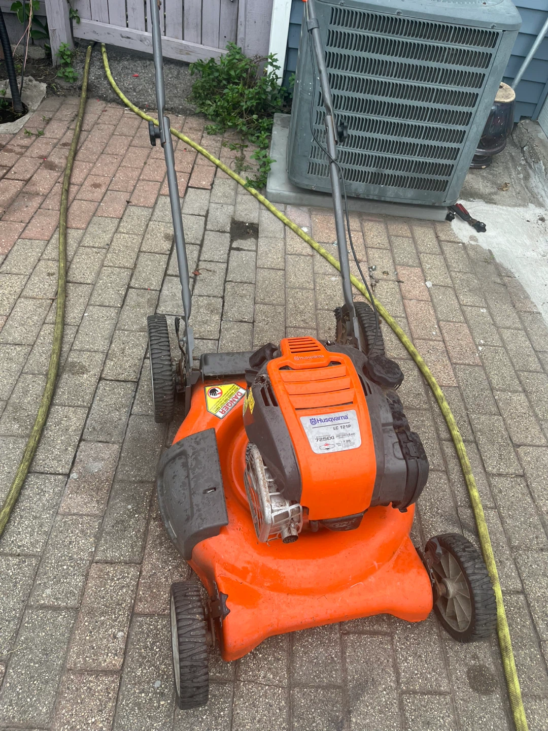 Husqvarna LC 121P