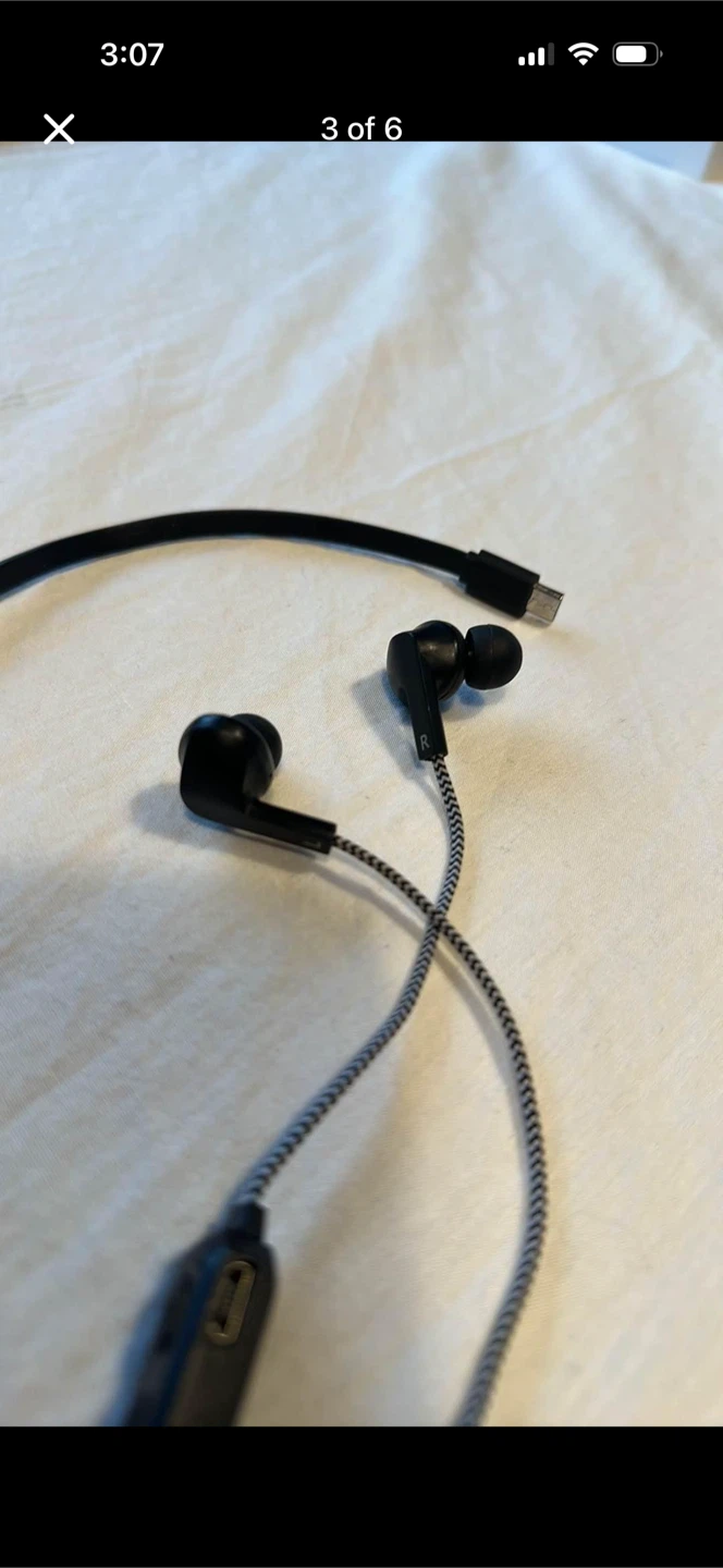 Kikkerland Black Cotton Braided Bluetooth Earbuds - photo 3