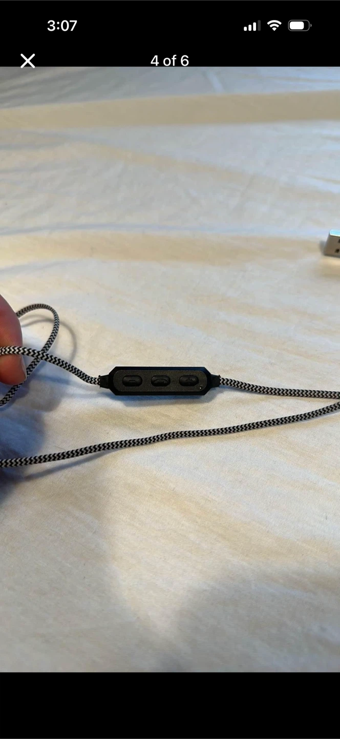 Kikkerland Black Cotton Braided Bluetooth Earbuds - photo 5
