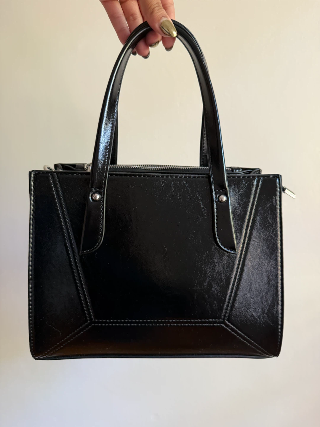 Sleek Black Handbag - photo 3