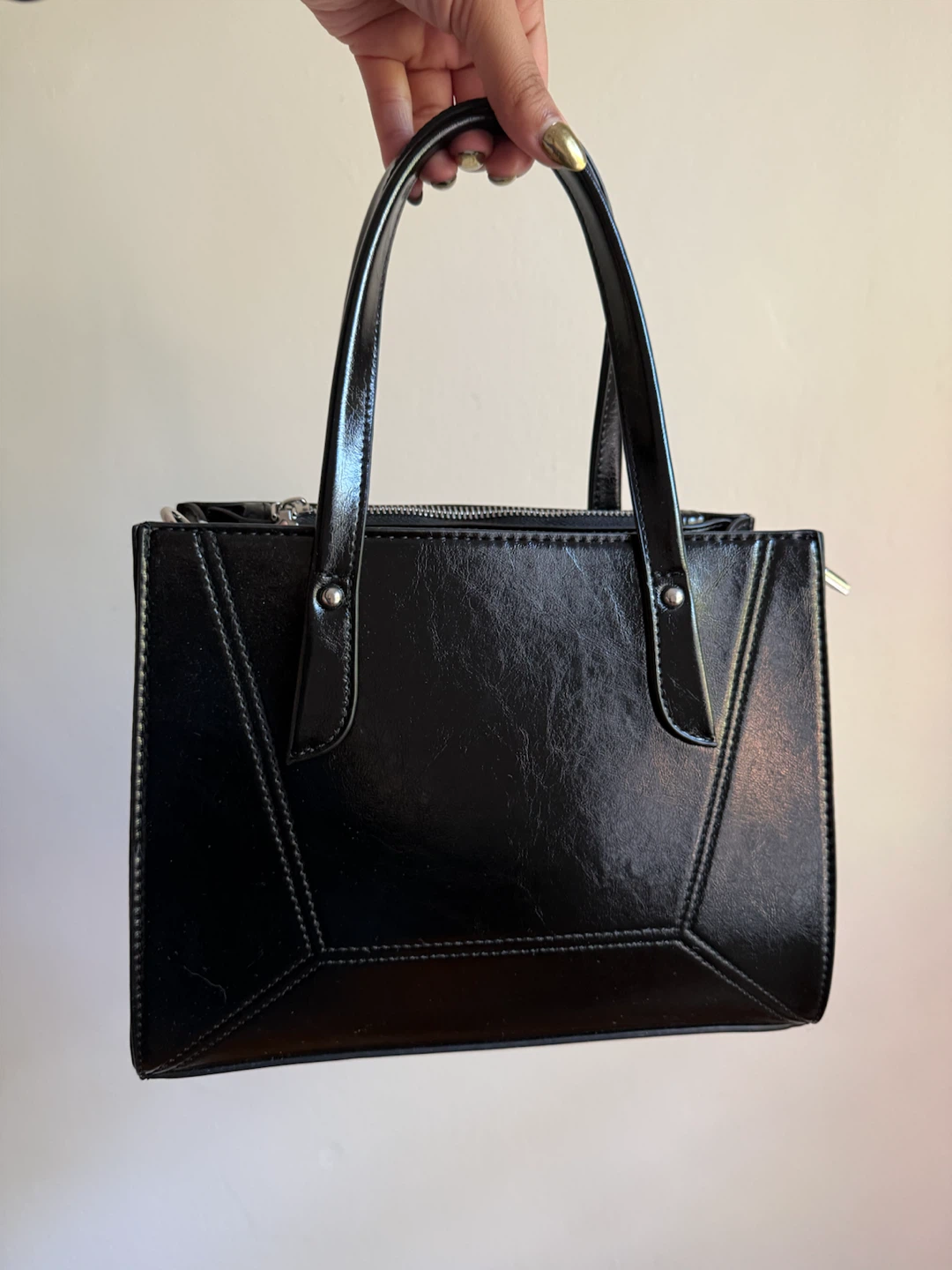 Sleek Black Handbag - photo 4