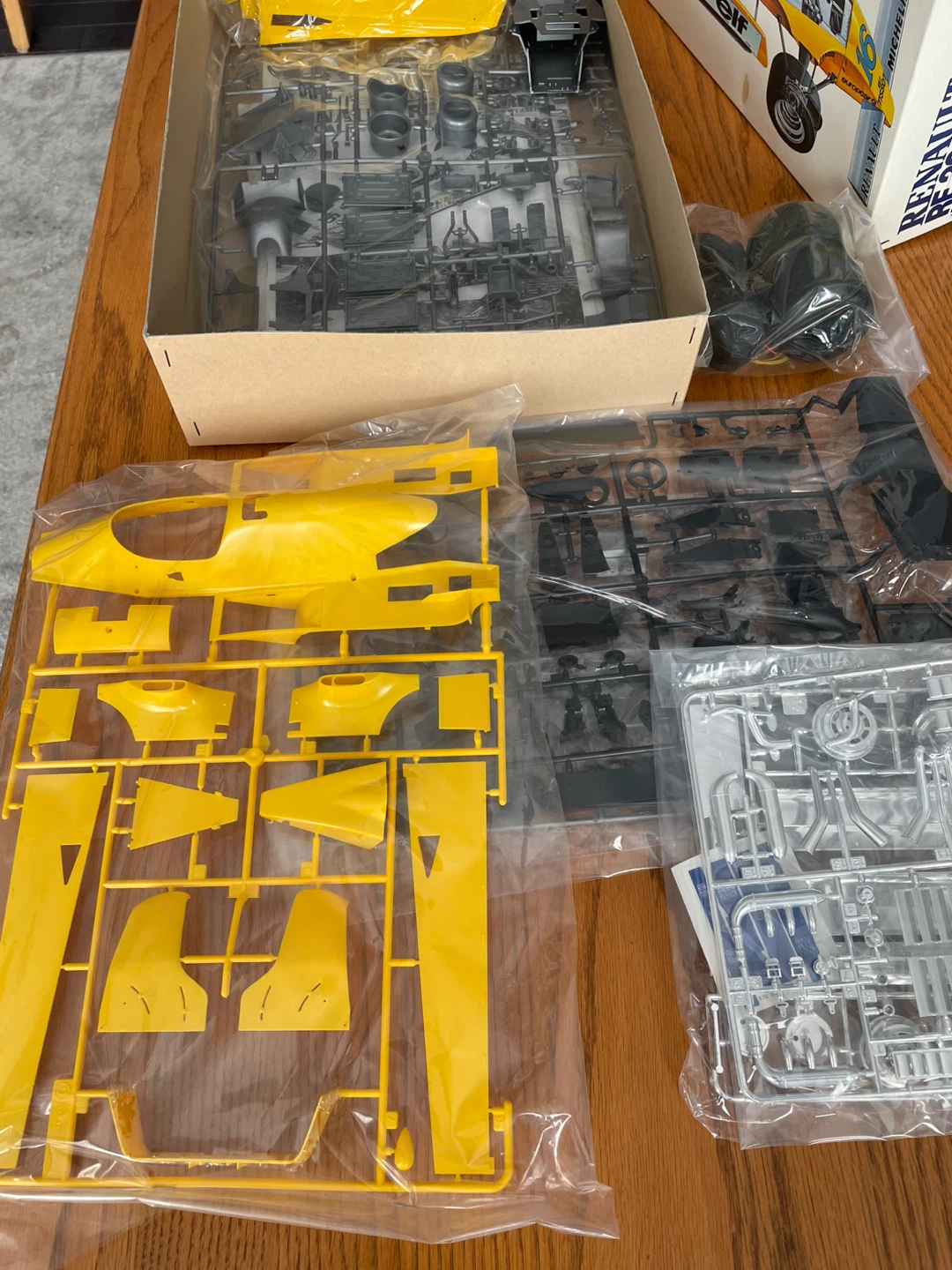 1:12 scale formula one model kit - photo 2
