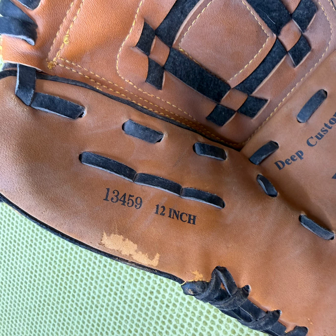 Spalding 12-inch Leather Baseball Glove - photo 4