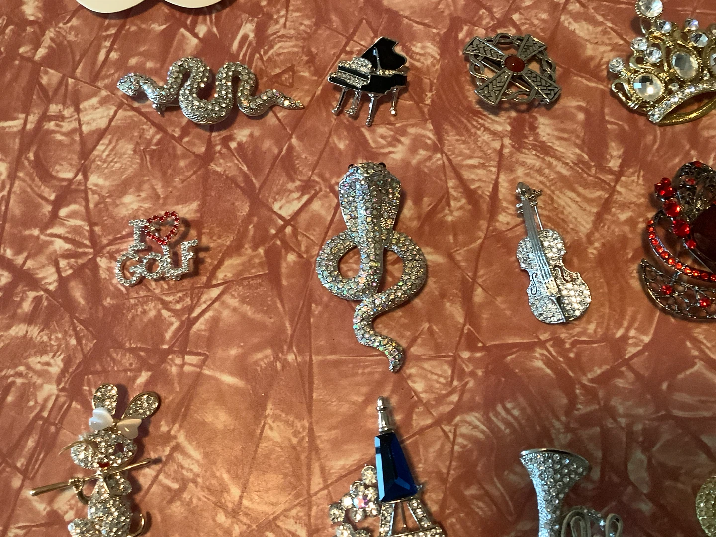 40 Pieces of Costume Jewelry- Brooches 🐞 - photo 4