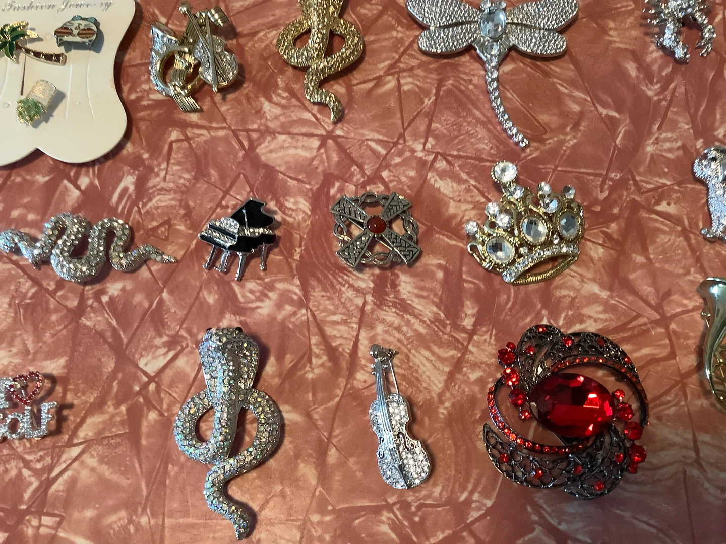 40 Pieces of Costume Jewelry- Brooches 🐞 - photo 5