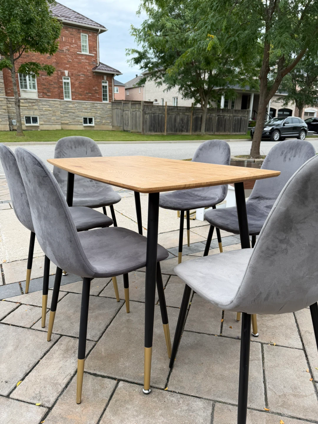 Modern Dining Table with 6 Velvet Chairs - photo 2