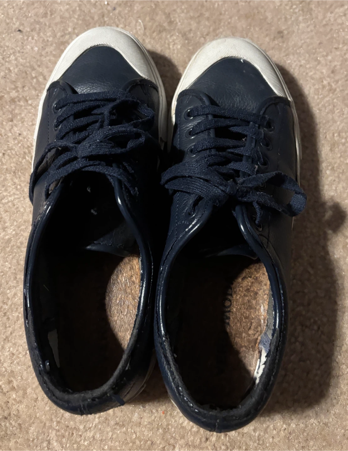 Vero Moda Black & White Sneakers (size 9)