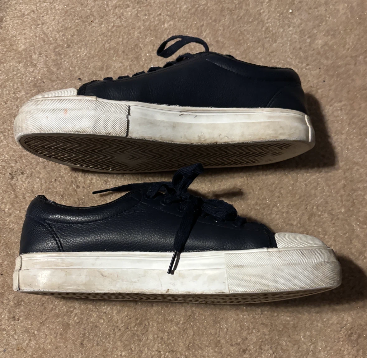 Vero Moda Black & White Sneakers (size 9) - photo 4