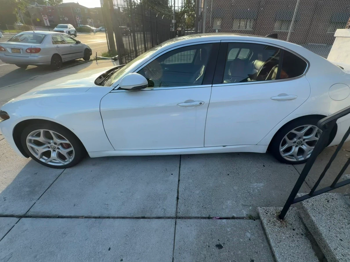Alfa Romeo Giulia Sedan - photo 3