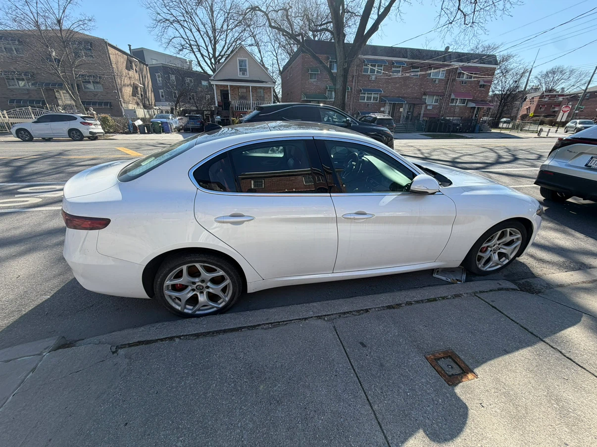 Alfa Romeo Giulia Sedan - photo 4