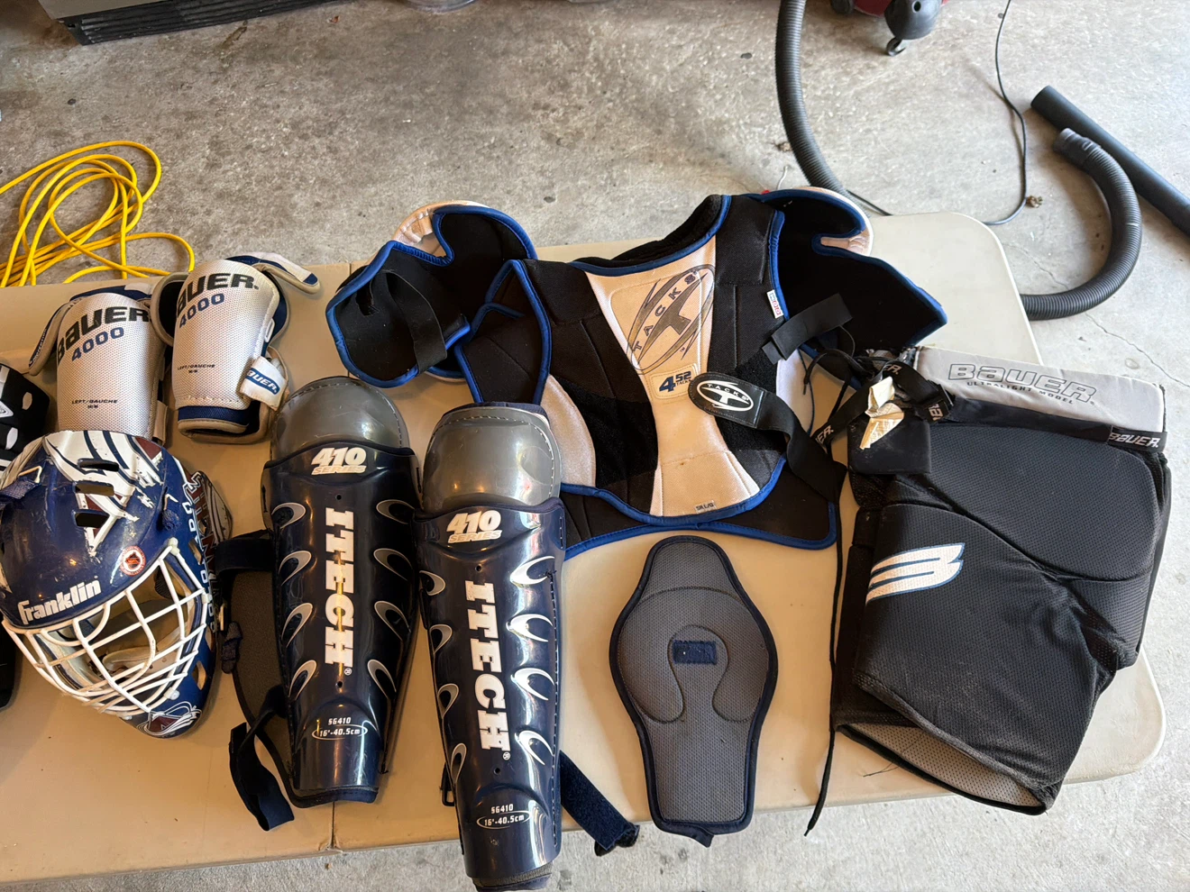 Assorted Hockey Equipment Set - photo 2