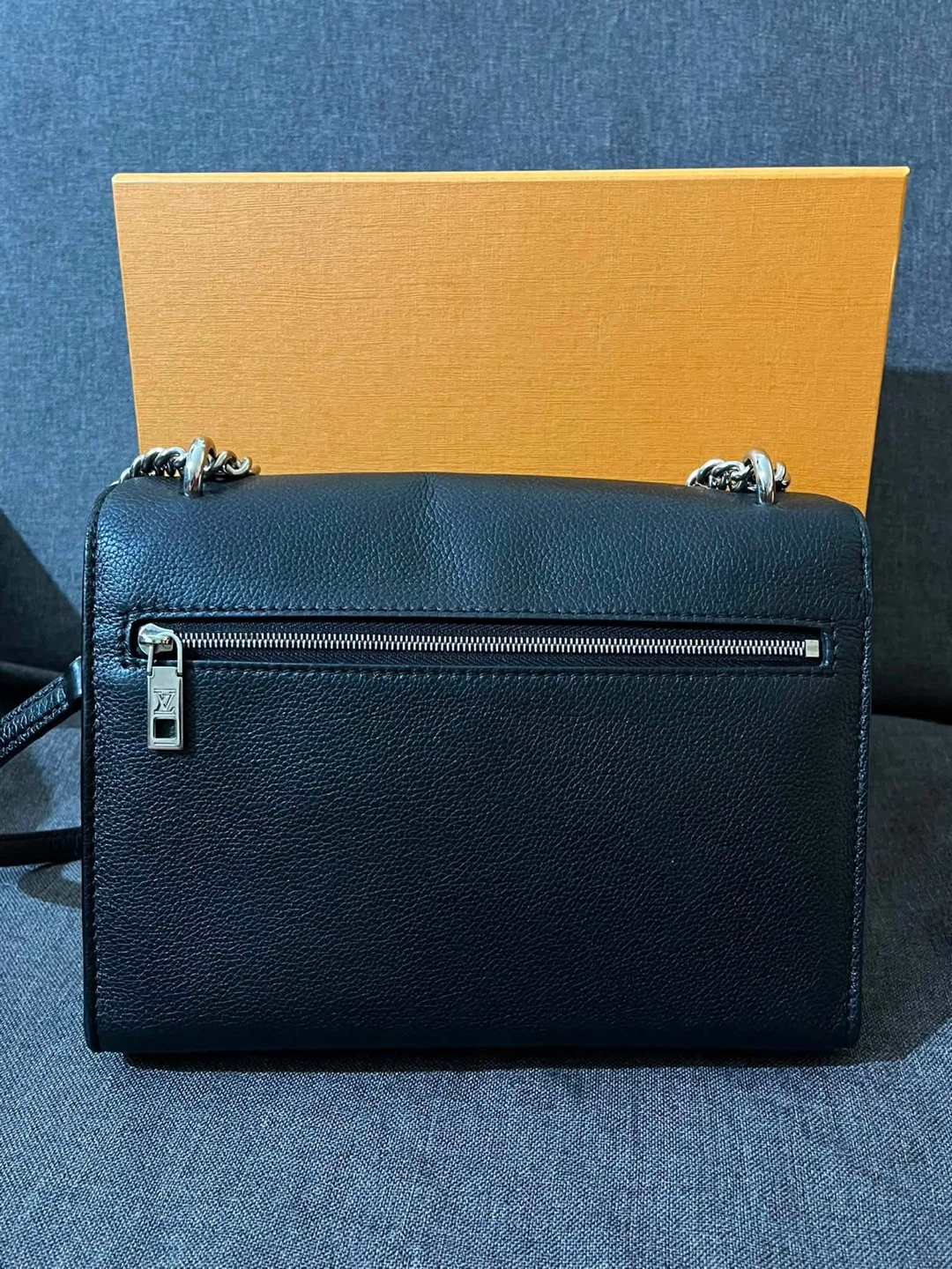 Louis Vuitton black leather crossbody bag - photo 2