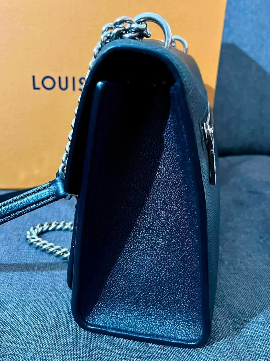 Louis Vuitton black leather crossbody bag - photo 3