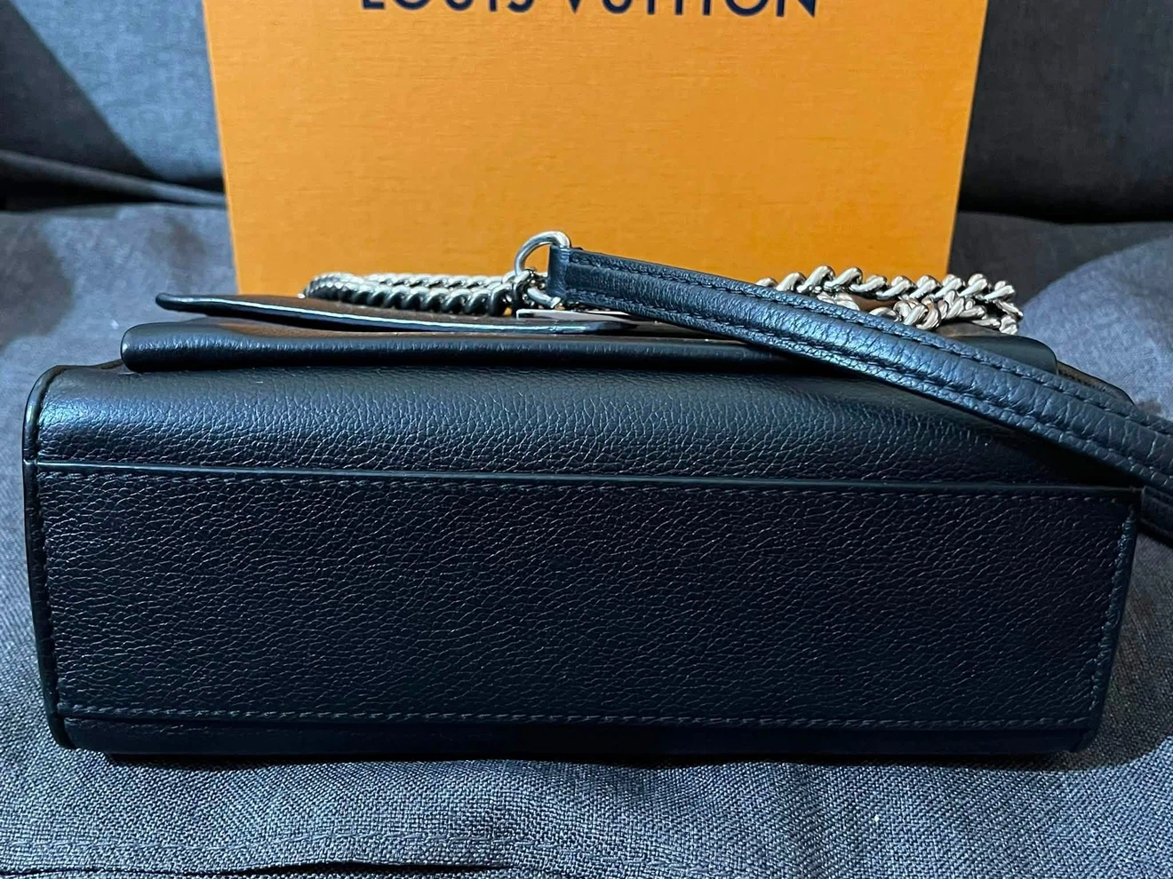 Louis Vuitton black leather crossbody bag - photo 5