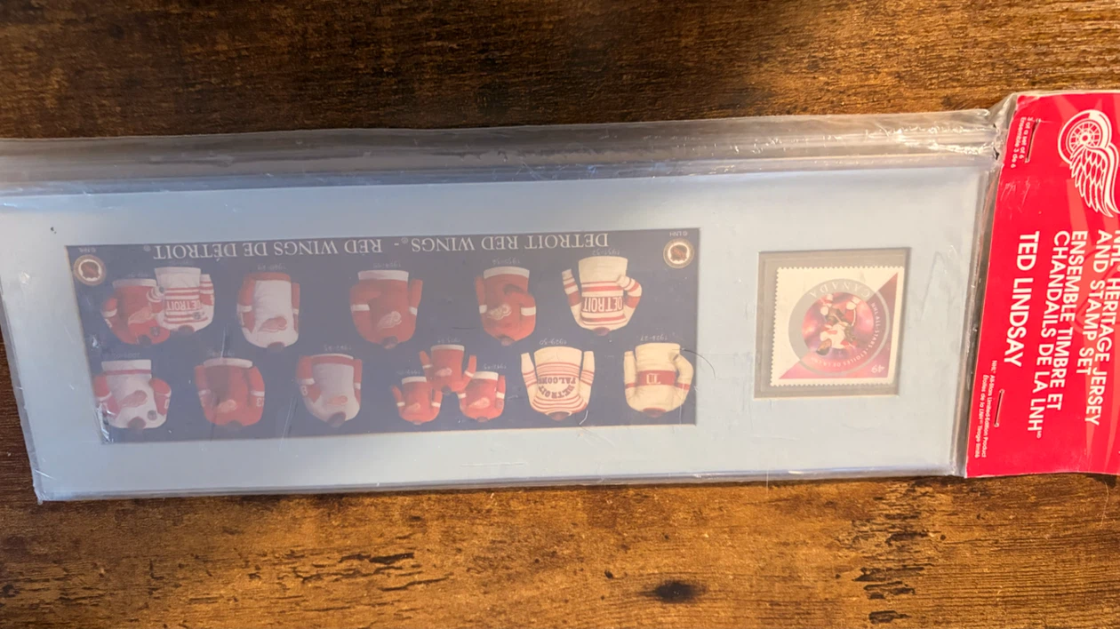 NHL Detroit Red Wings Heritage Jersey and Stamp Set