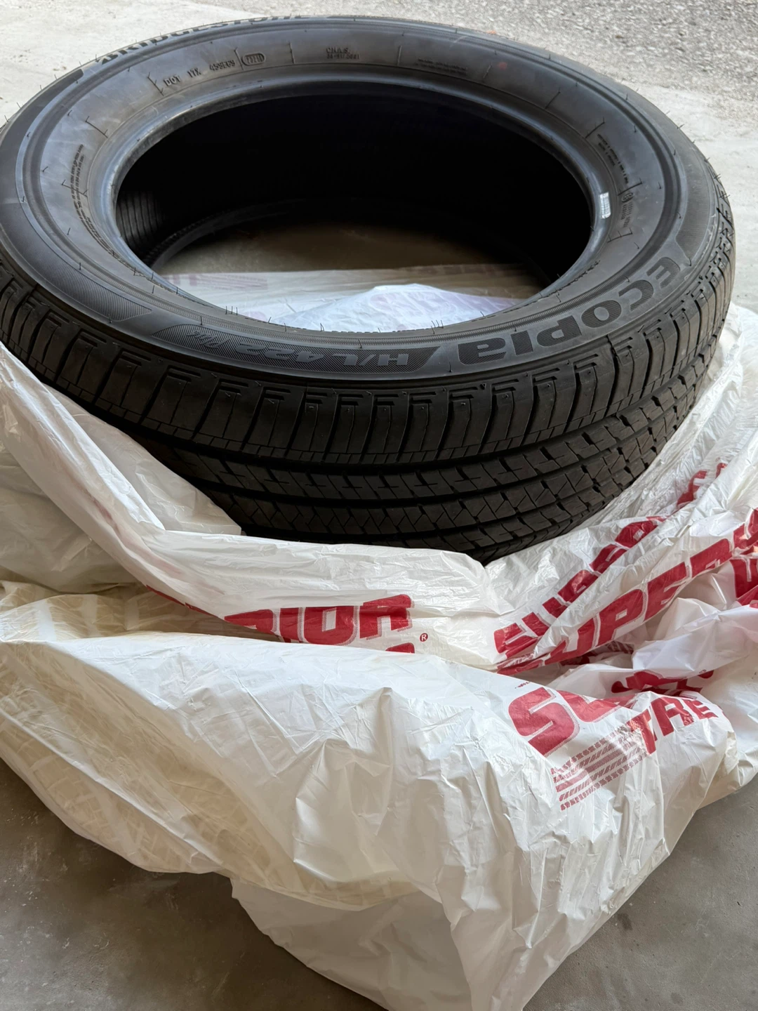 4 Bridgestone Ecopia H/L 422 Plus Tires – 235/60R18 – Like New - photo 2