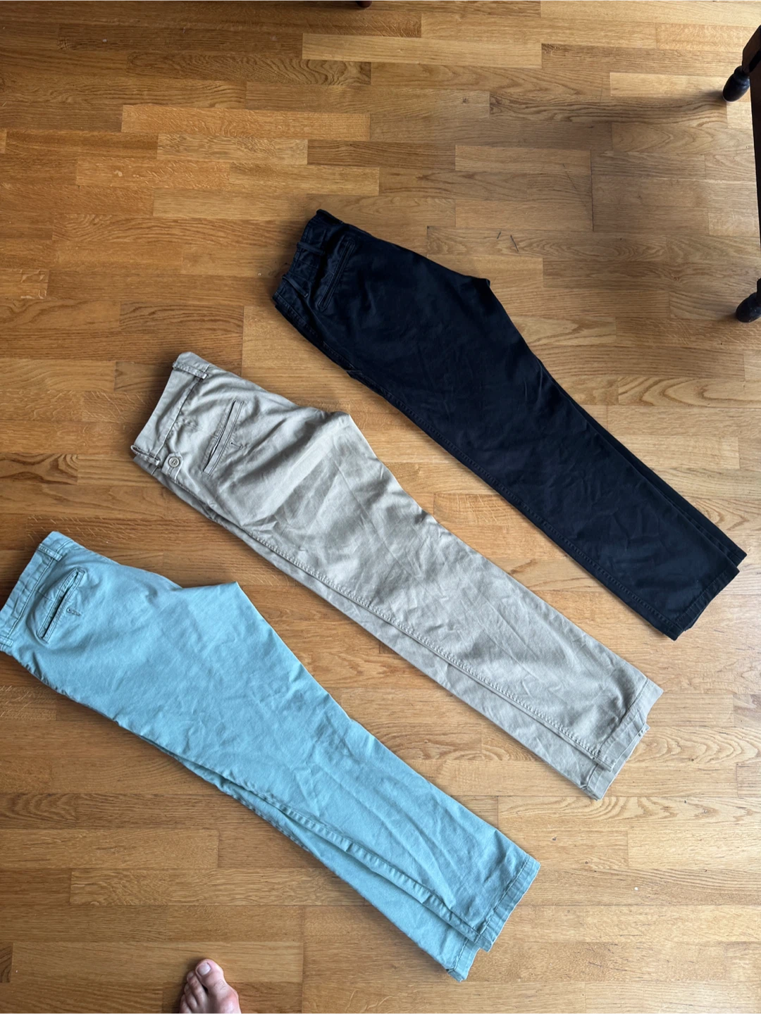 Assorted Men's Pants Size 32 and 34 - photo 2