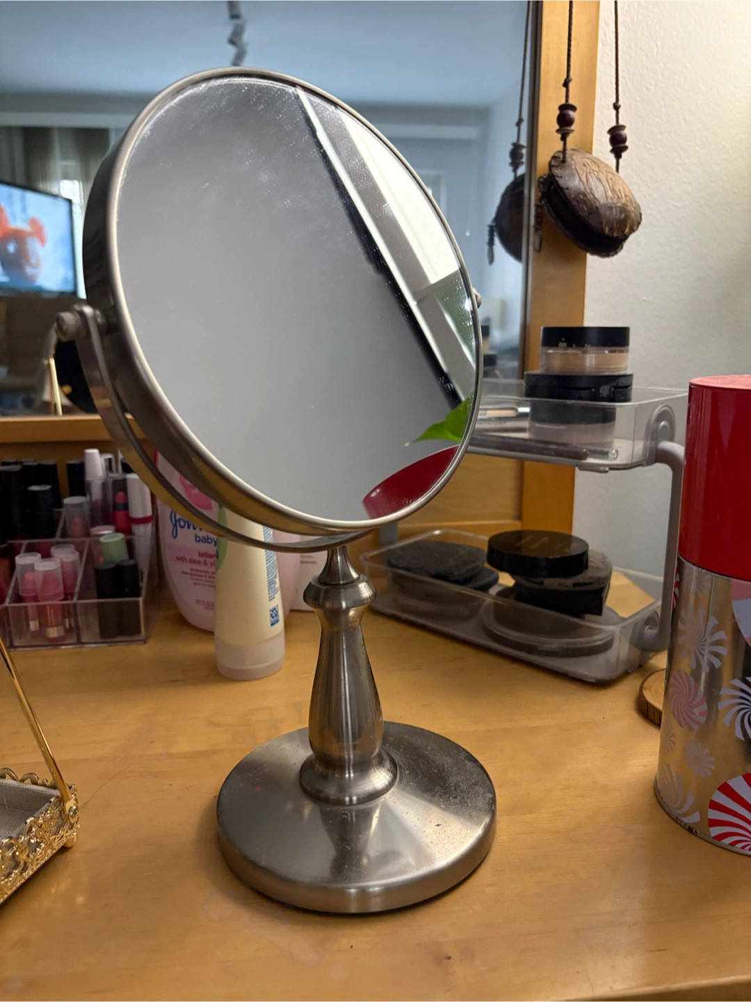 Makeup Mirror with 1x and 8x magnifying - photo 2