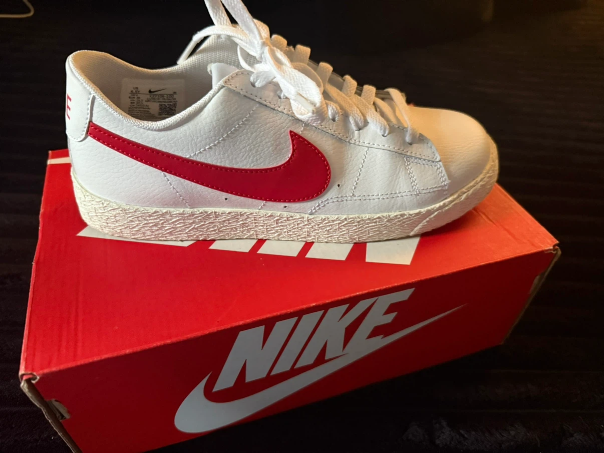 Nike WMNS Classic Cortez Leather Sneakers