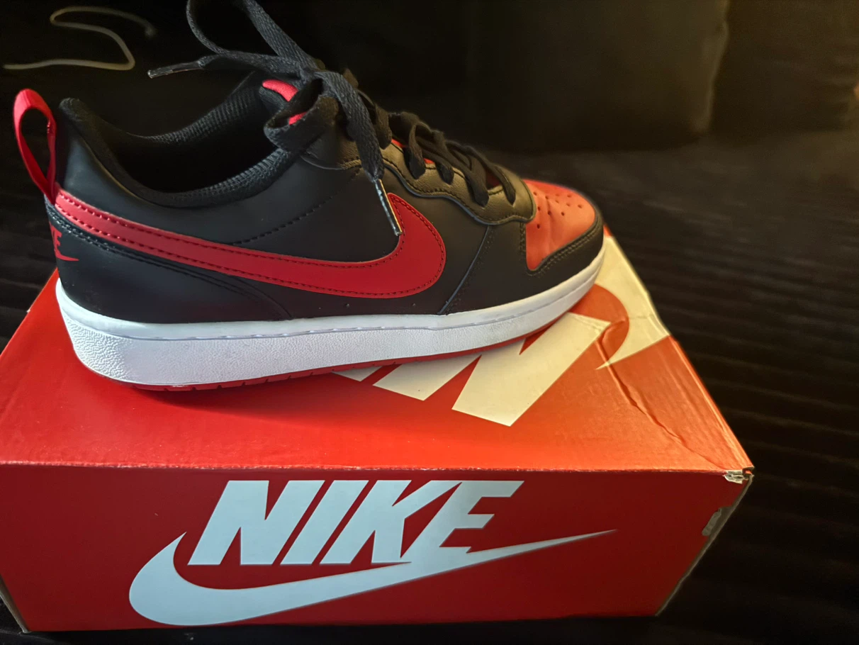 Nike Court Borough Low 2 GS Black/Red Size 6.5Y