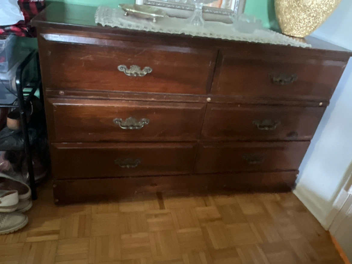 Solid wood 6-drawer dresser - photo 2