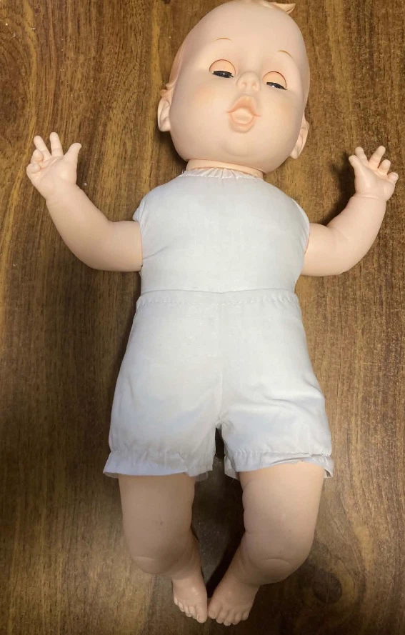 VINTAGE 16” GERBER BABY IN CHRISTENING GOWN - photo 3