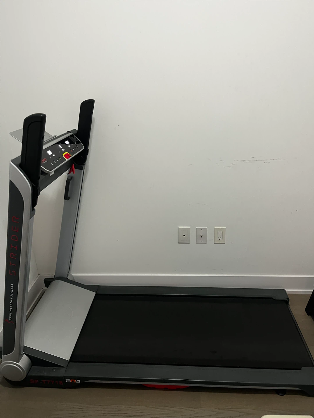 Sunny health & Fitness Treadmill (SF-T7718) - Great condition - photo 3