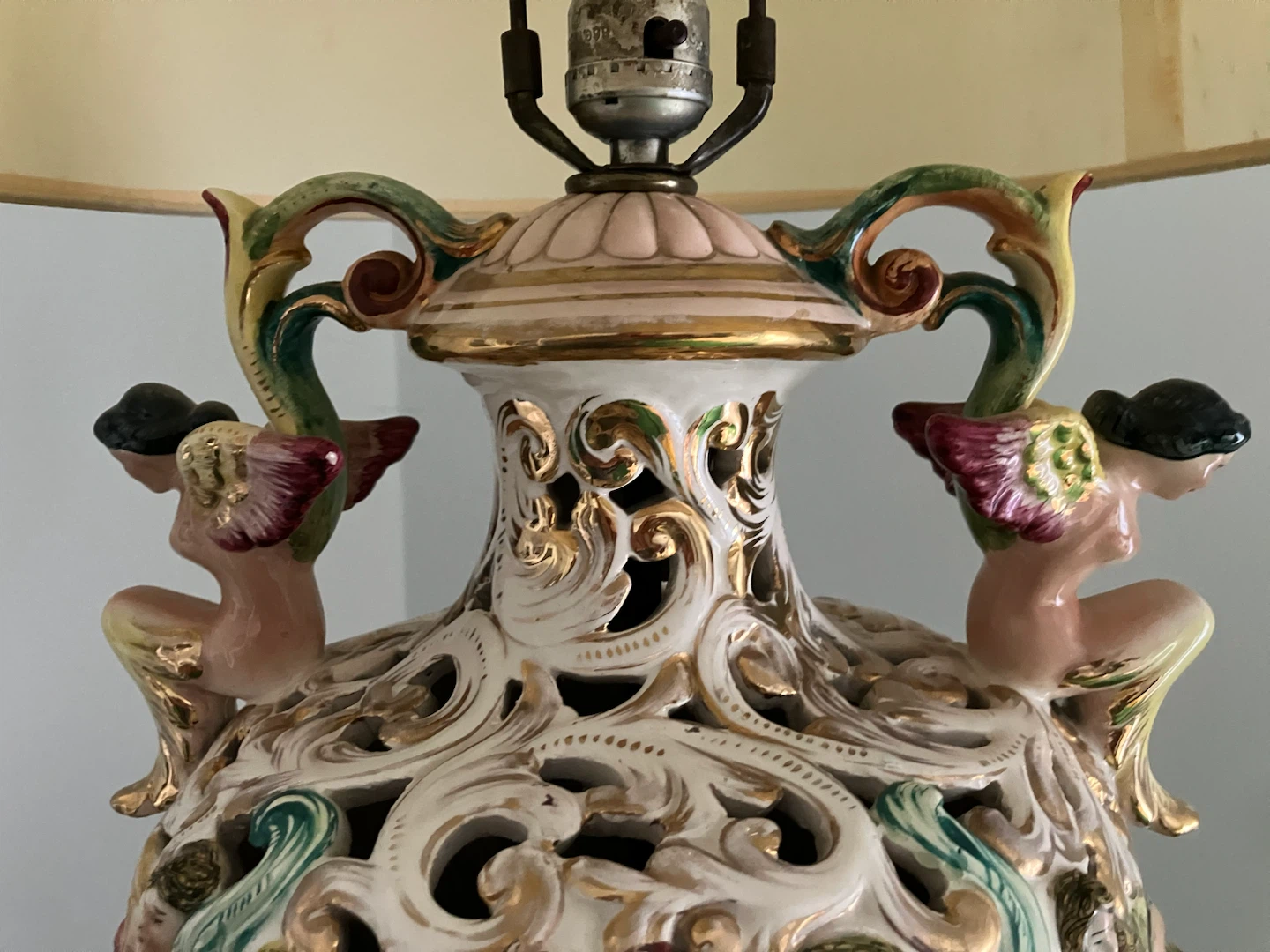 Antique Capidomonte Ceramic Figural Table Lamp - photo 3