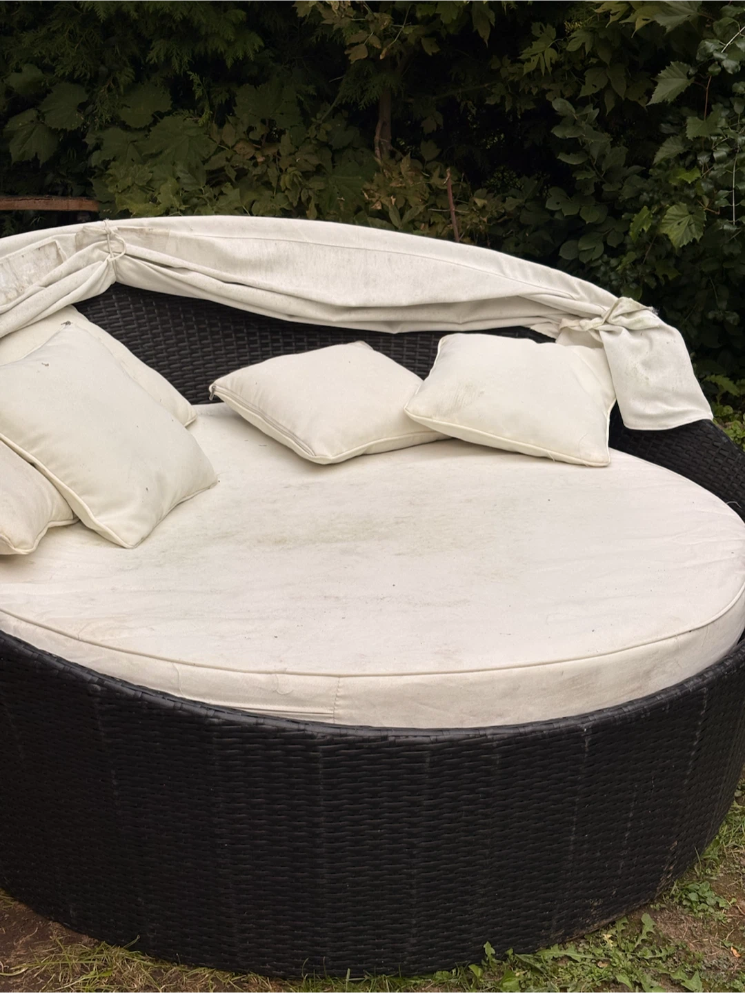 Round Wicker Patio Daybed with Canopy - photo 2