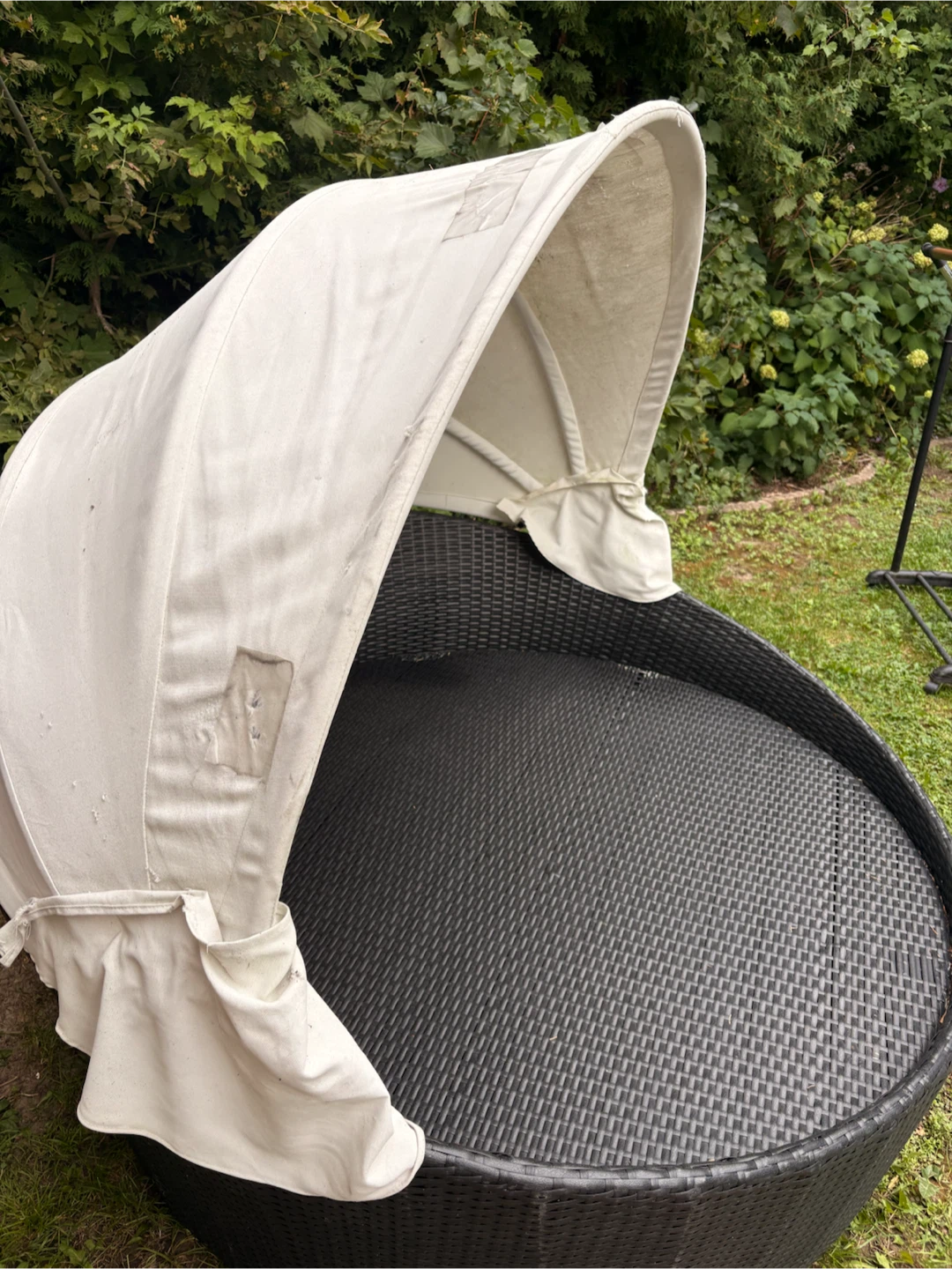 Round Wicker Patio Daybed with Canopy - photo 4