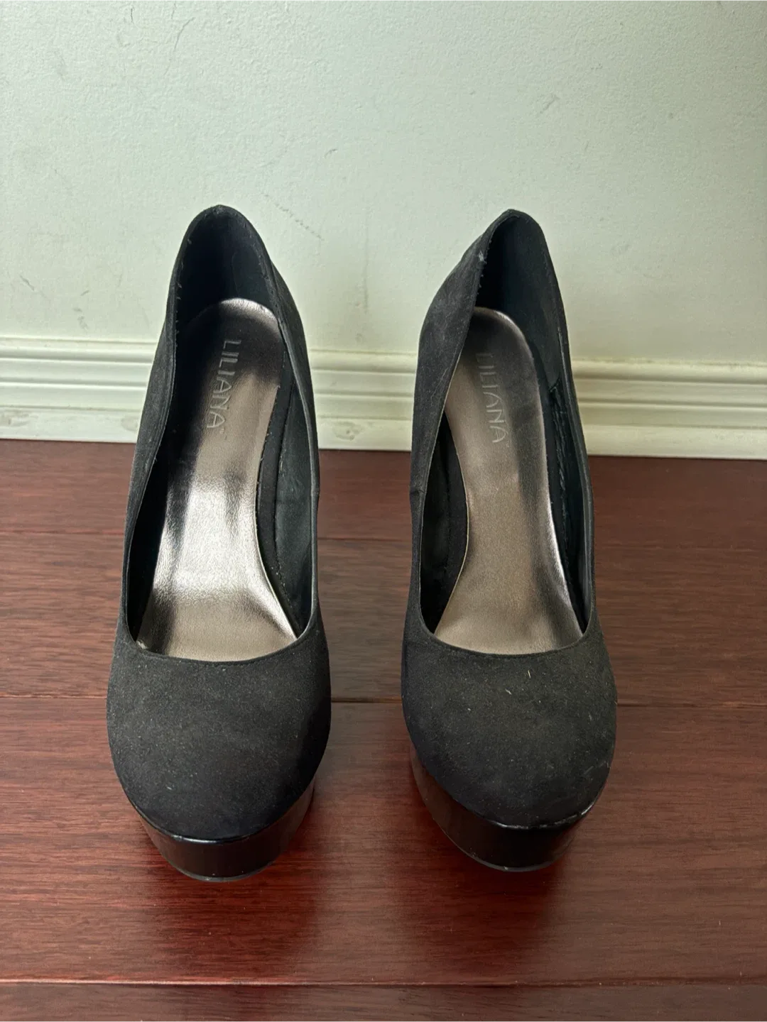 Liliana Black Wedge Heels