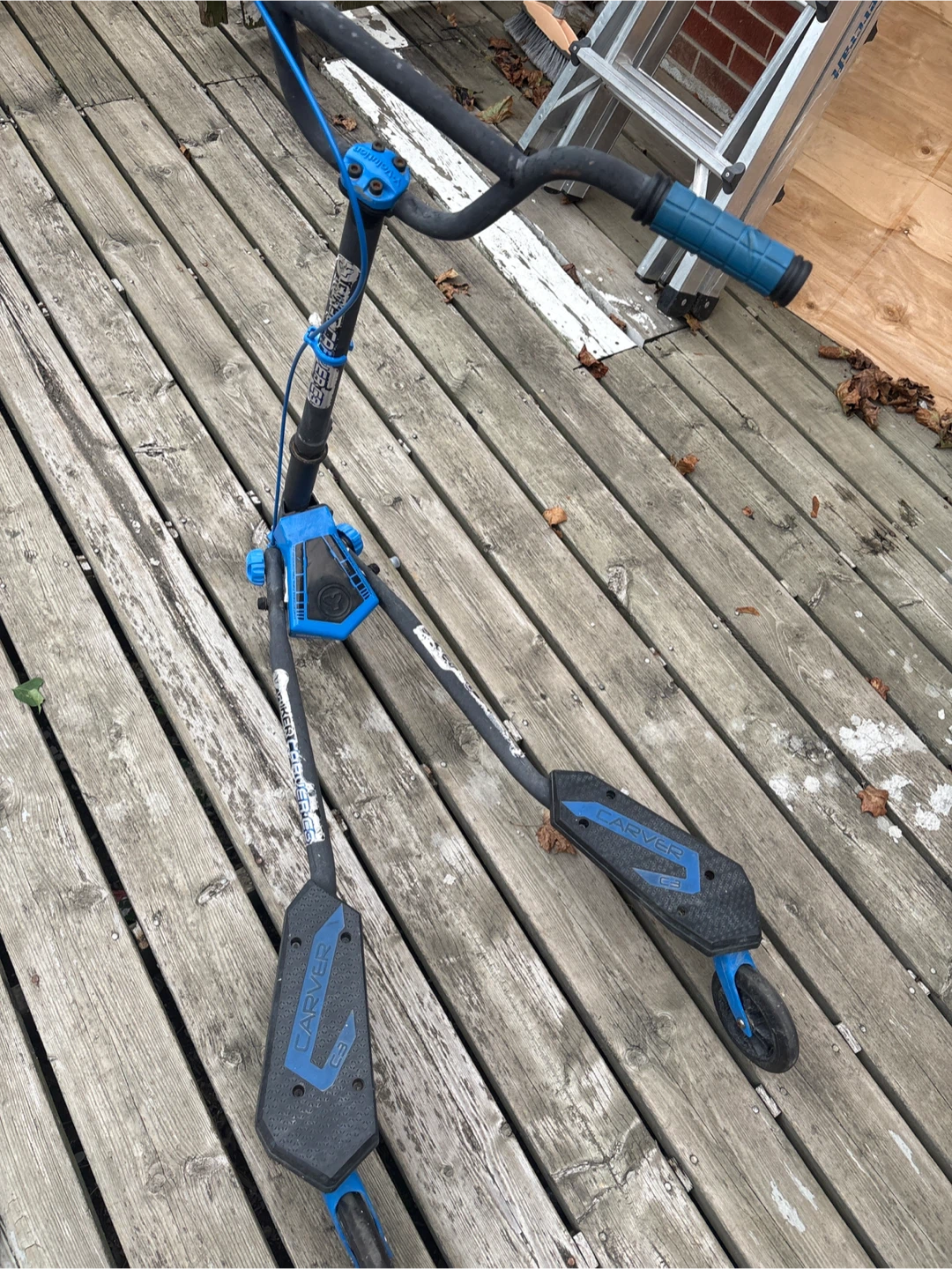 Carver C3 Three-Wheel Carving Scooter - photo 2