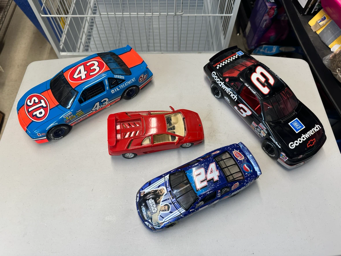 ‘Lot’ of Die Cast Cars - photo 2