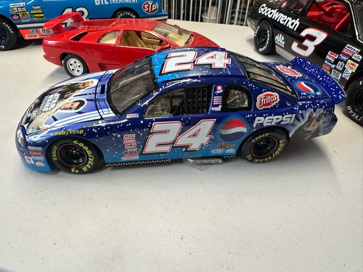 ‘Lot’ of Die Cast Cars - photo 4