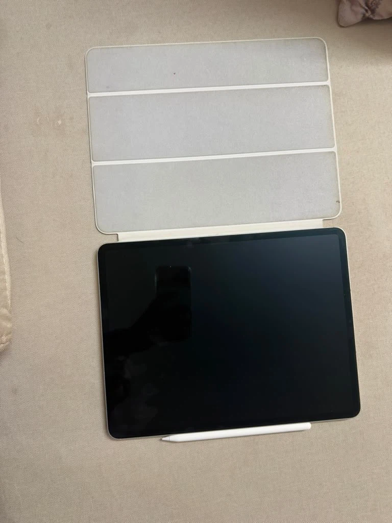 Apple ipad, cover case and pencil. - photo 2