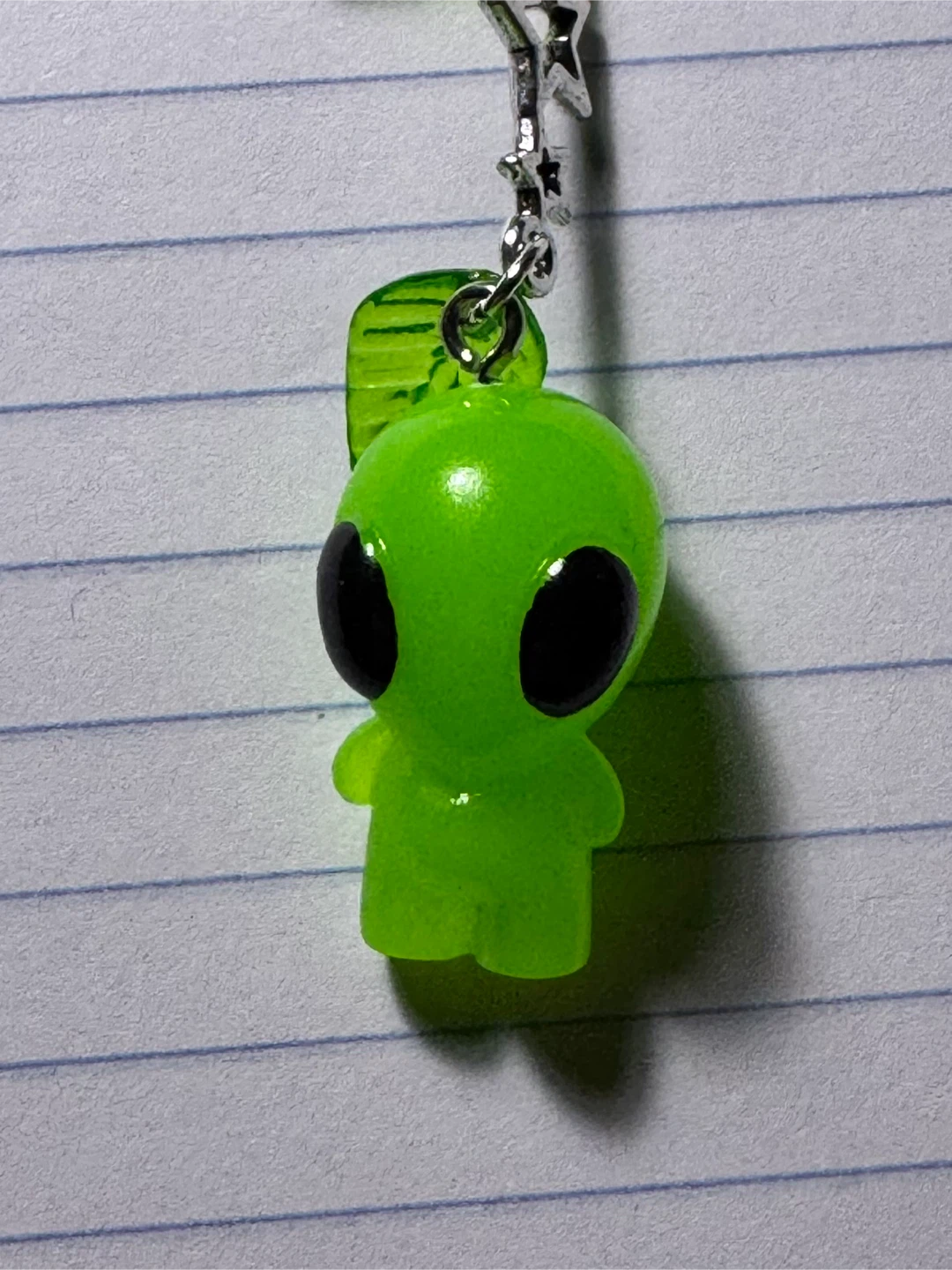Handmade Green Alien Bead Charm Keychain - photo 2